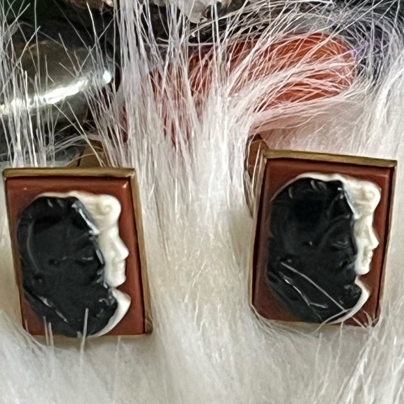 Vintage Double Cameo Shadow Cuff Links - Picture 1 of 10